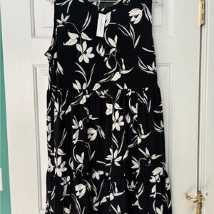 Banana Republic Factory Black and White Floral Dress